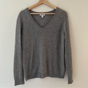 Nordstrom 100% Cashmere Sweater V-Neck Gray Size Medium Quiet Luxury Classic